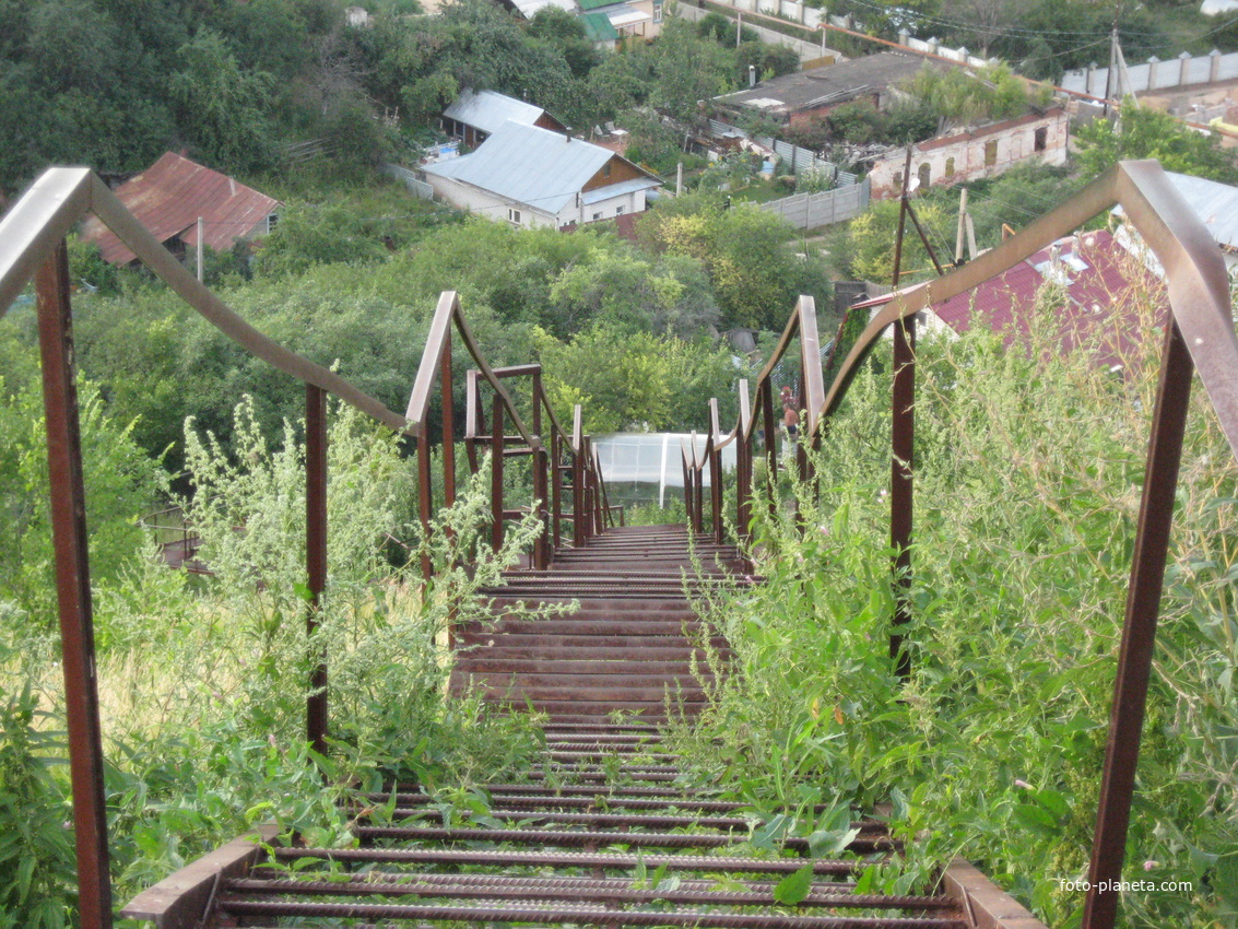 лестница на нагорную часть села