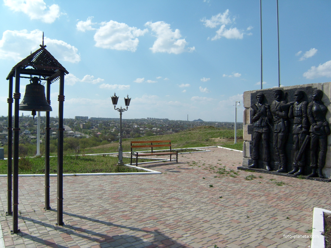 Мемориал памяти погибшим ополченцам и бойцам Народной милиции Луганской Народной Республики был открыт 15.09.2016 г.