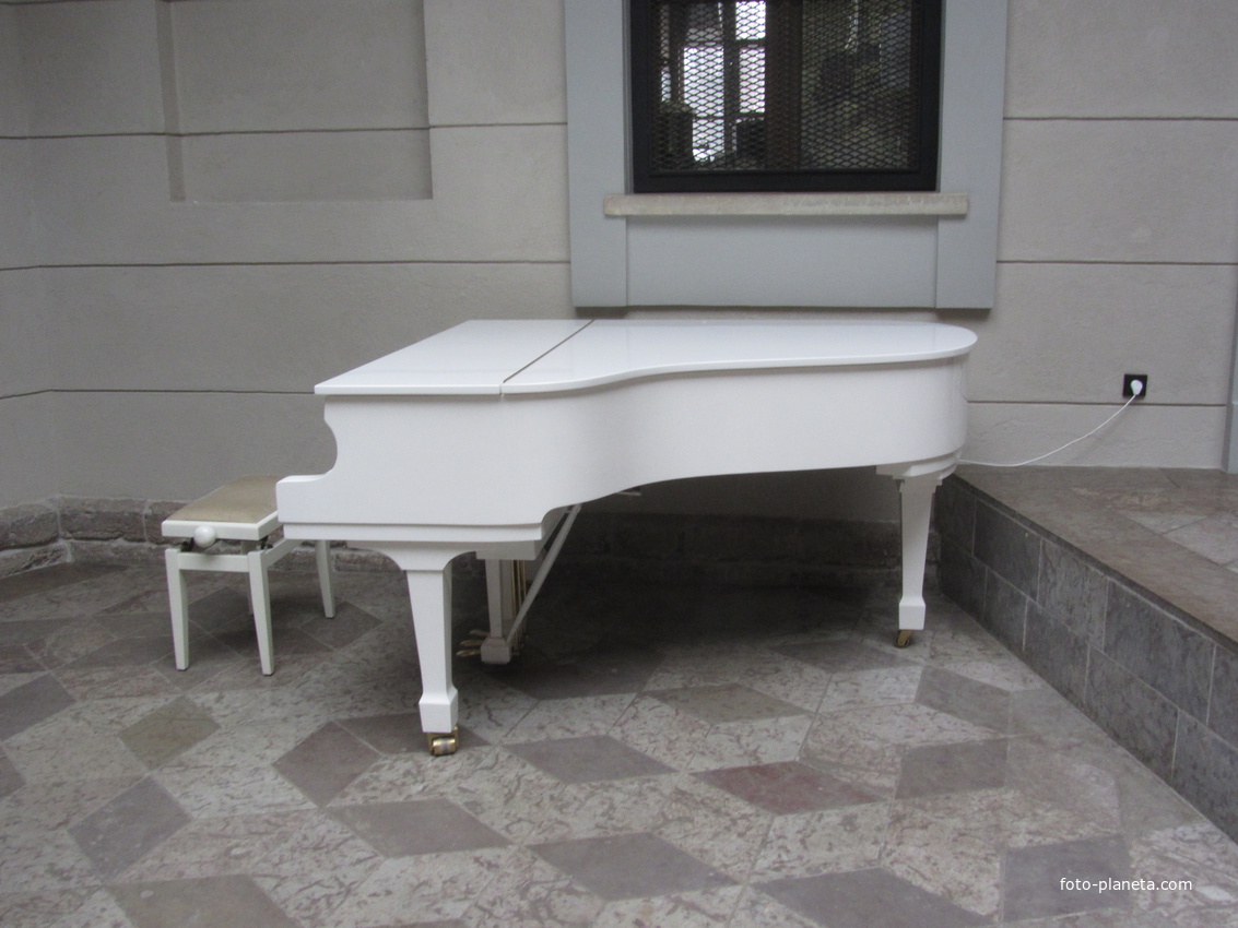 В интерьерах замка БИП