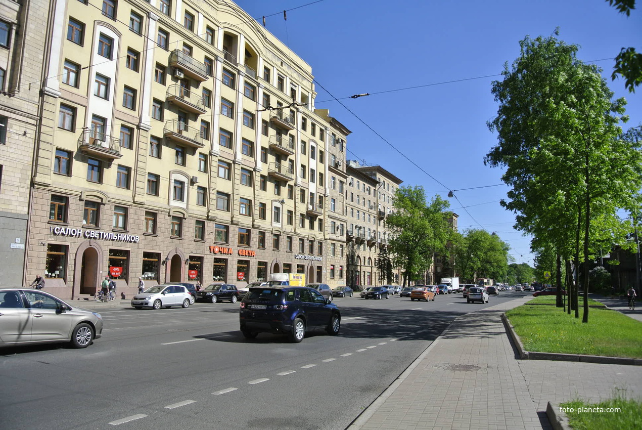 На проспекте Энгельса.