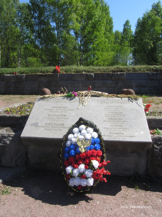 Мемориал &quot;Петровка&quot;- одно из самых крупных братских захоронений в Выборгском районе.