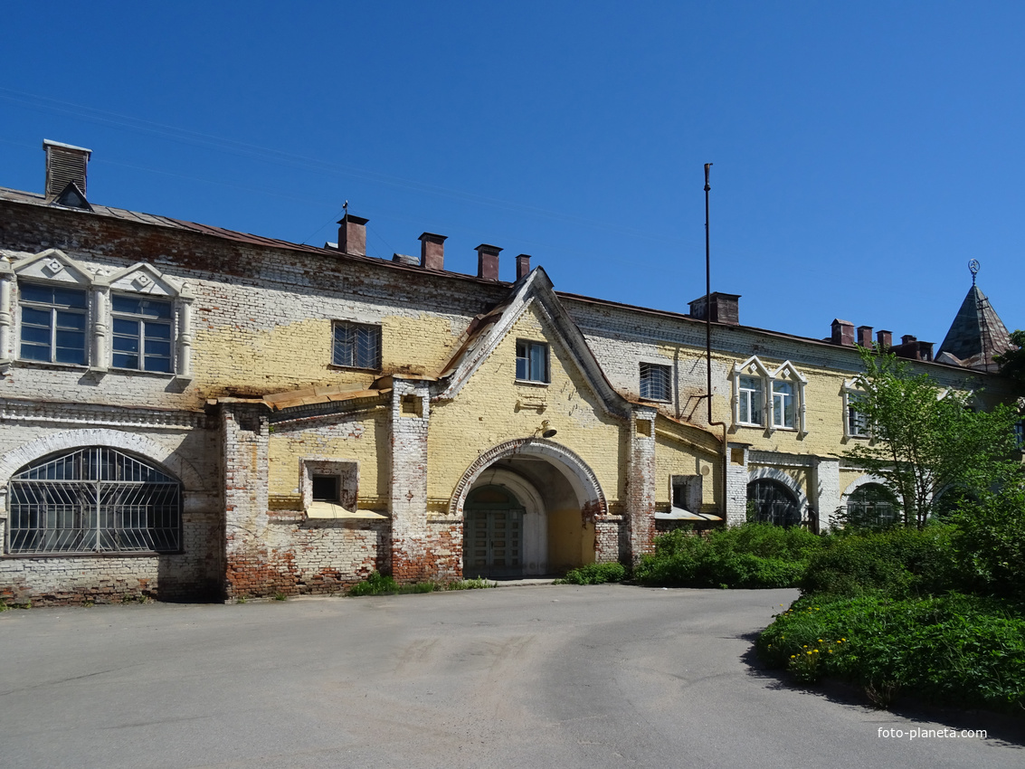 Бывшие казармы Собственного Его Императорского Величества Конвоя