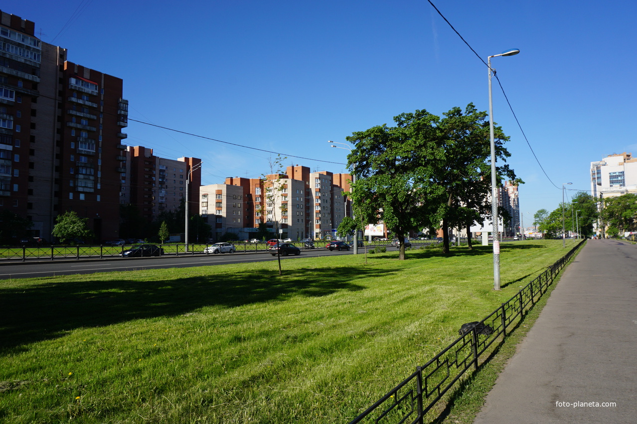 Ленинский проспект.