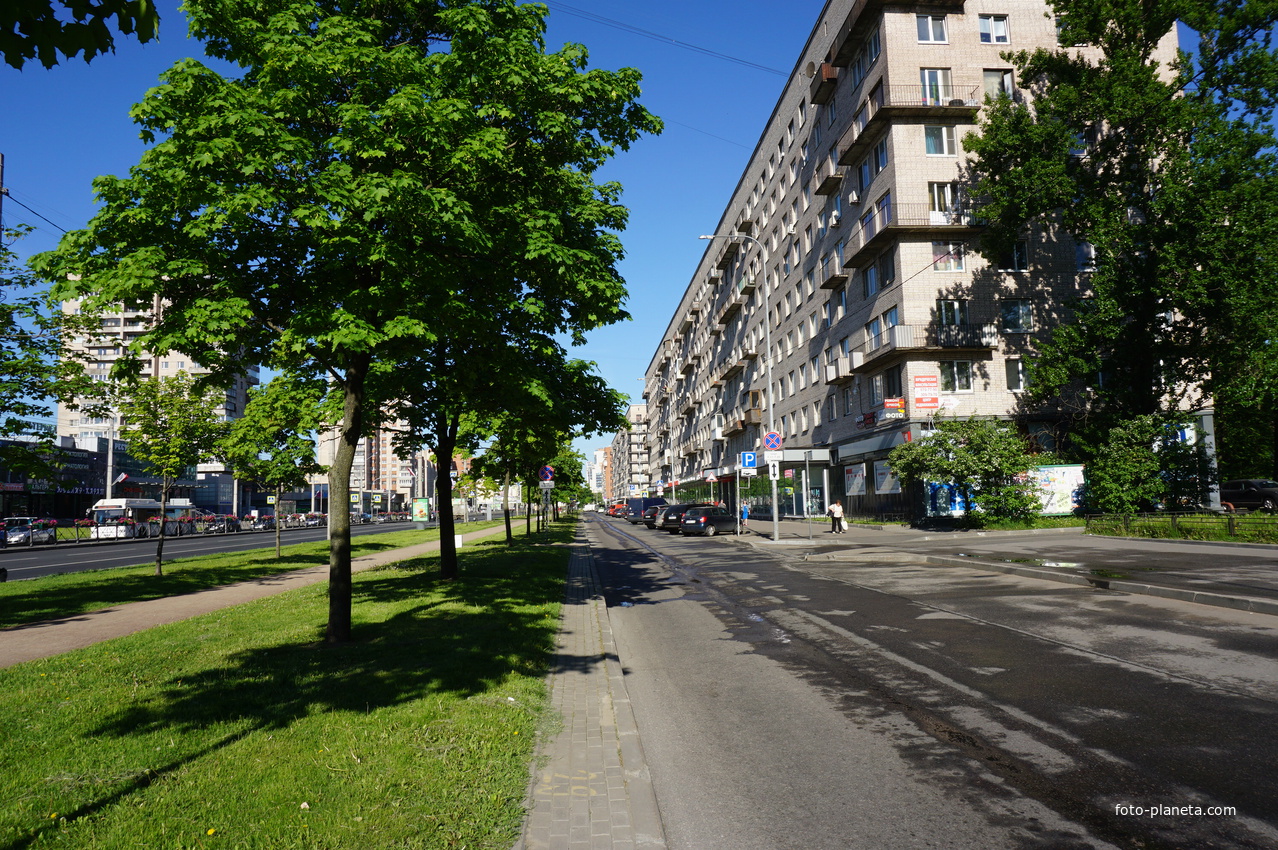 Ленинский проспект.