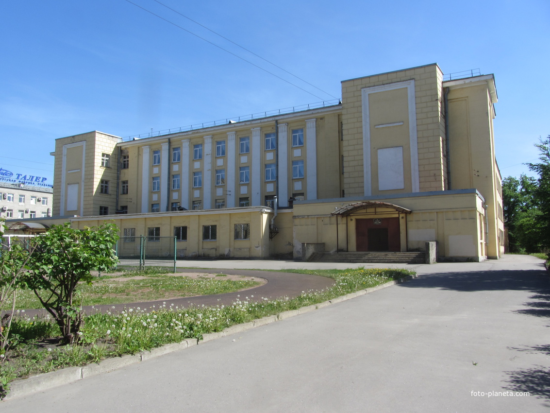 Школа N 608 Кировского района