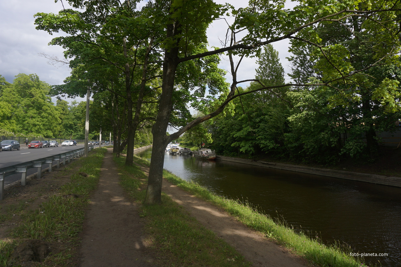 Набережная реки Карповки.