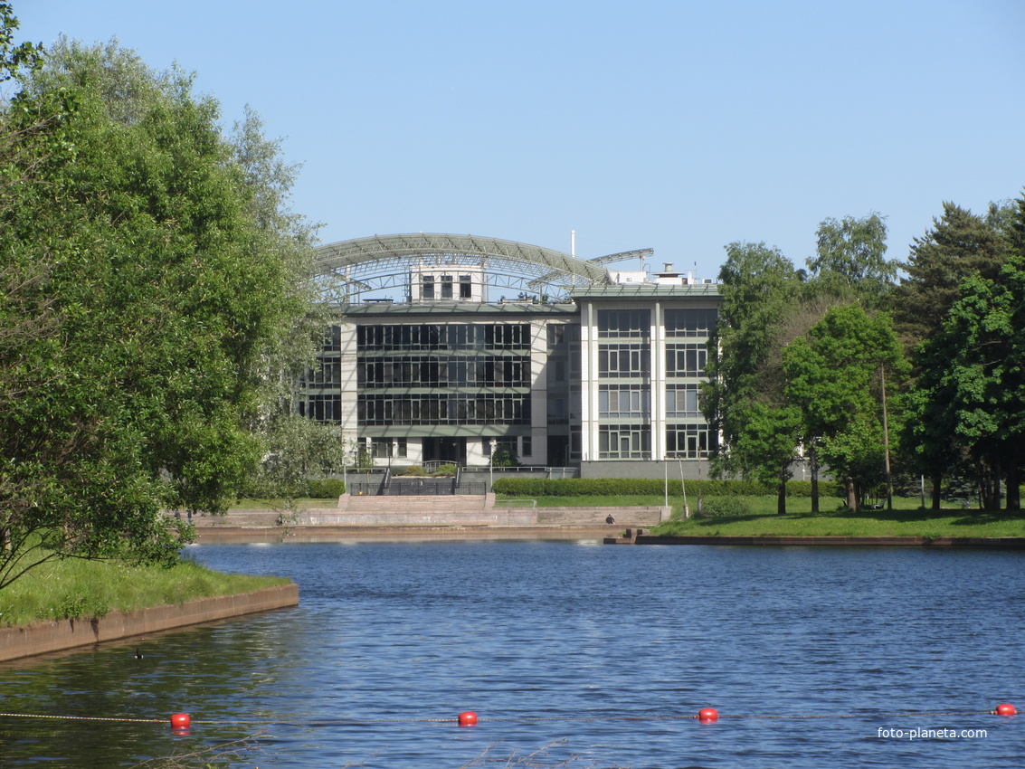 Приморский парк Победы . Ресторан &quot;Восток&quot; - Апартамент-отель &quot;Пятый элемент&quot;