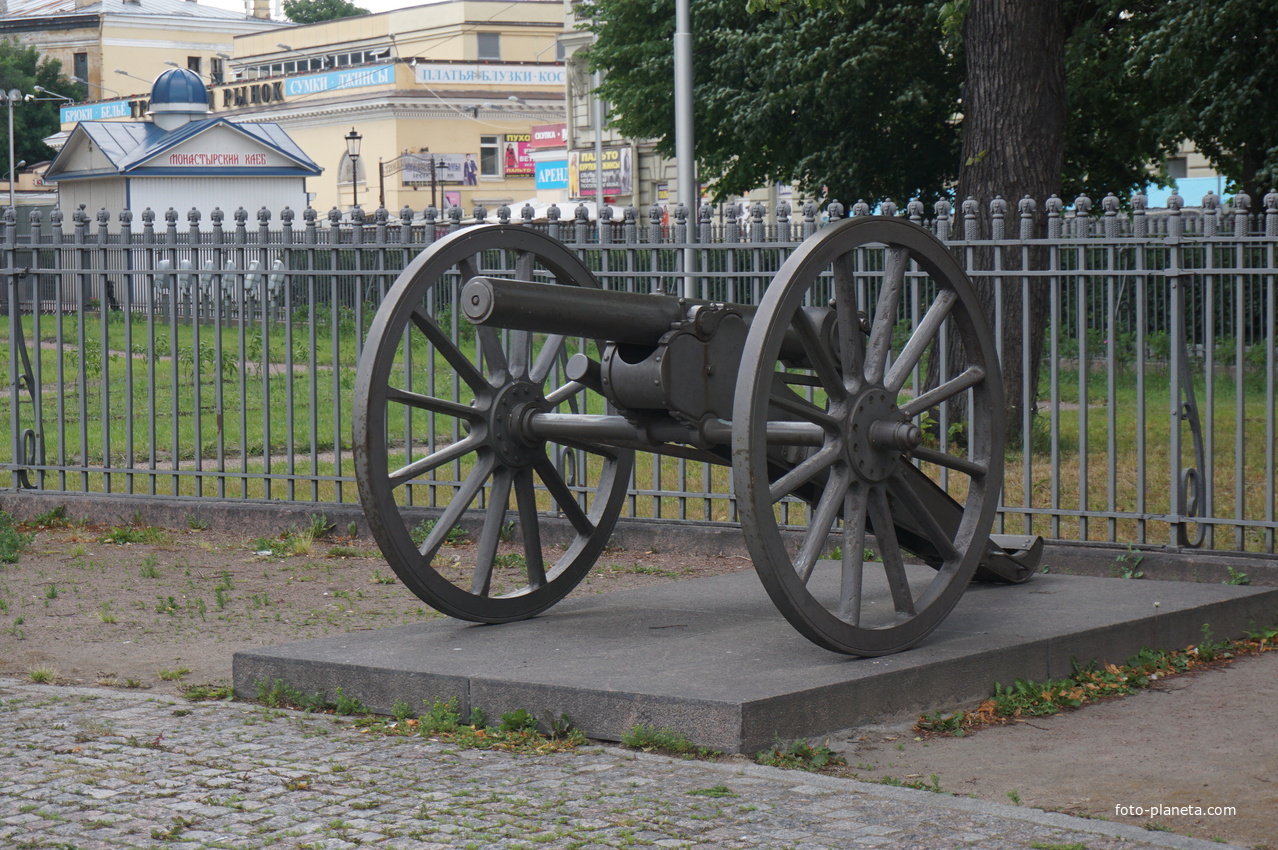 Фрагмент монумента колонны славы.